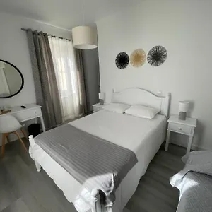casa-de-hospedes-d-maria-parreirinha.hotels-lisbon-portugal.com/